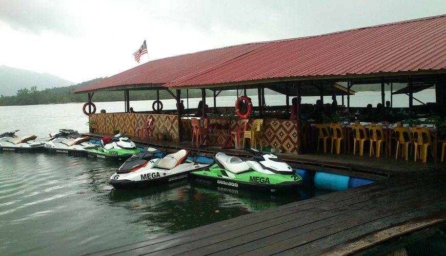 تأجير قارب ويف رانر لمدة ساعة في لنكاوي