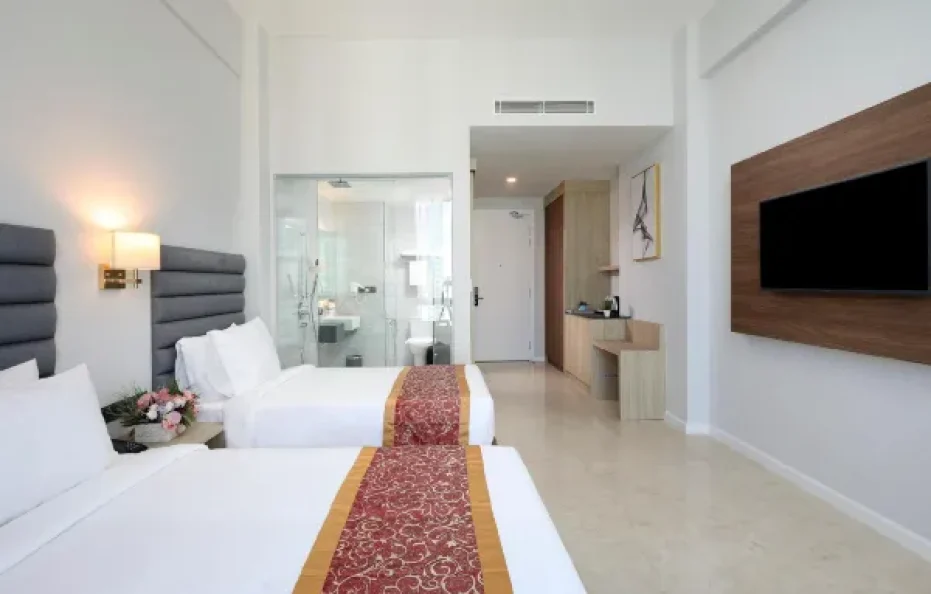Hompton Hotel by The Beach