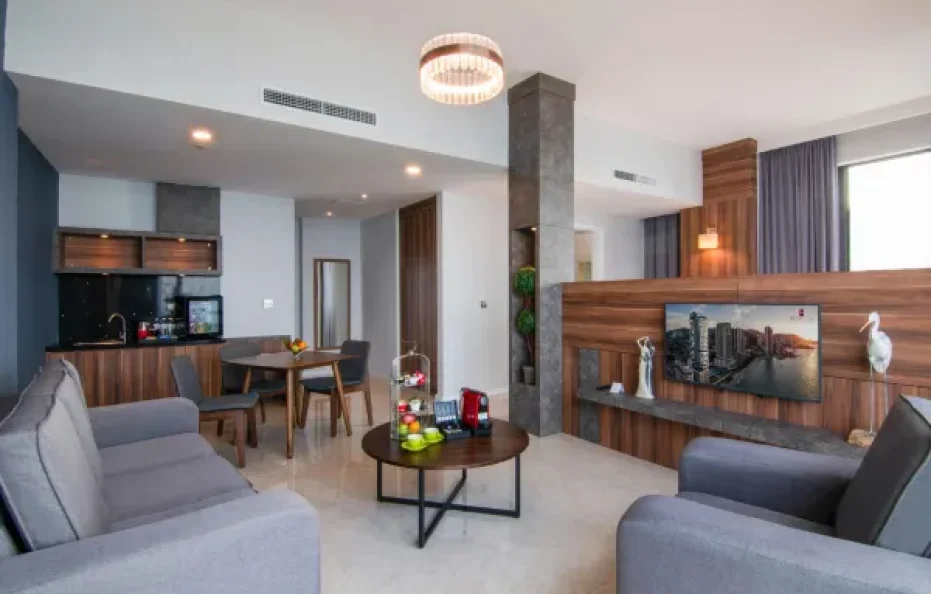 Hompton Hotel by The Beach