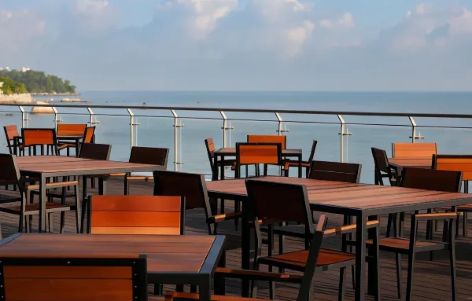 Hompton Hotel by The Beach