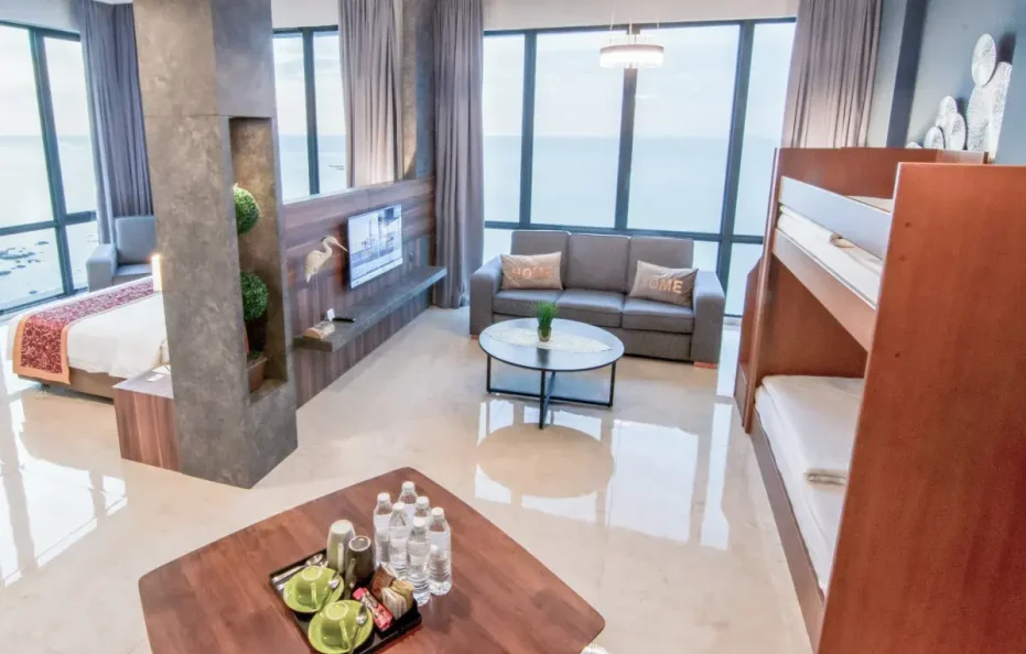 Hompton Hotel by The Beach