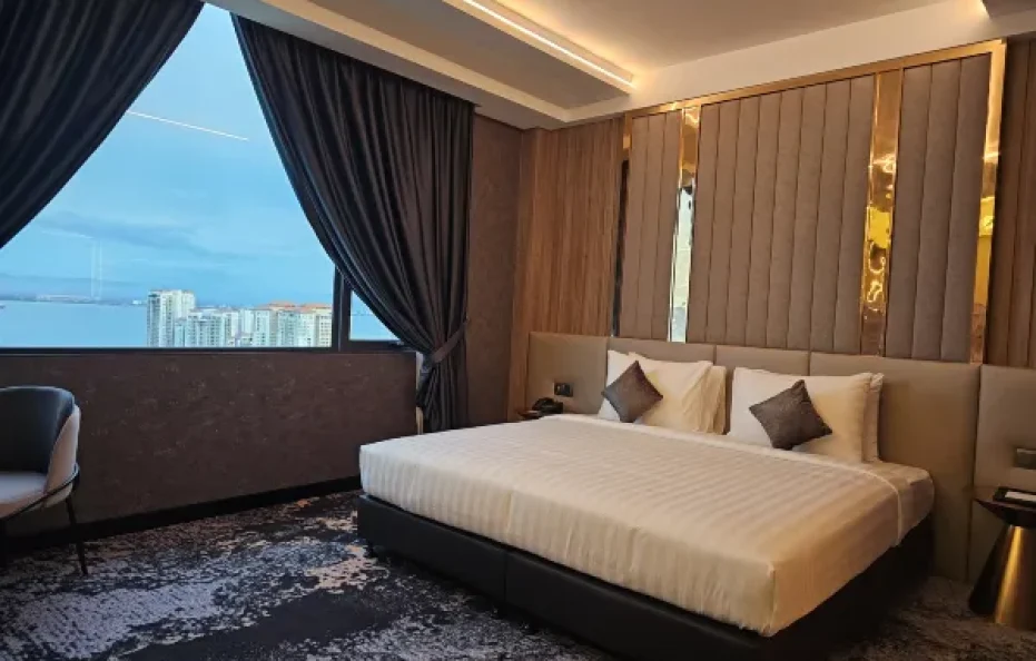Hompton Hotel by The Beach