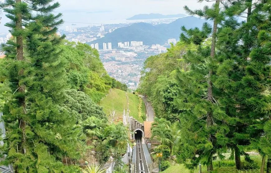عرض العمر: شهر عسل ملكي في ماليزيا