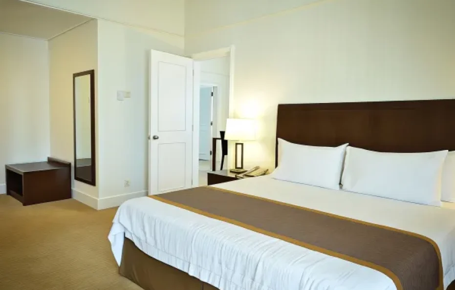 Two Bedroom 1 king bed(1.81m wide) and 2 single beds(1m wide)